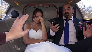 Latina bride fucks with her father-in-law in the around of the limo